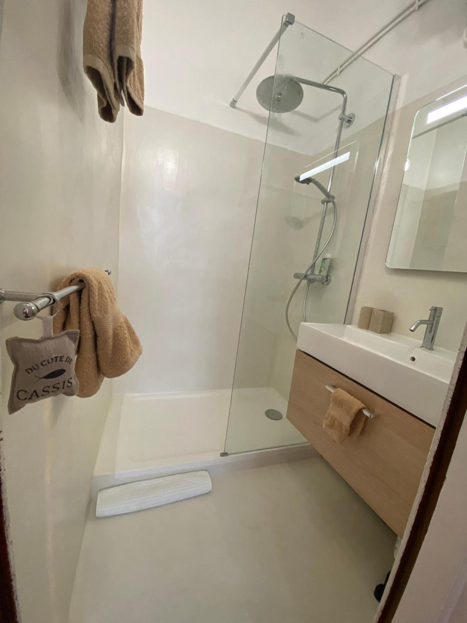 Click! Casa Lamartine Fabulous Ideal Location Walk To All!!! Cassis Ngoại thất bức ảnh